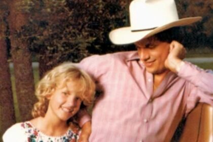 what happened to george strait’s daughter